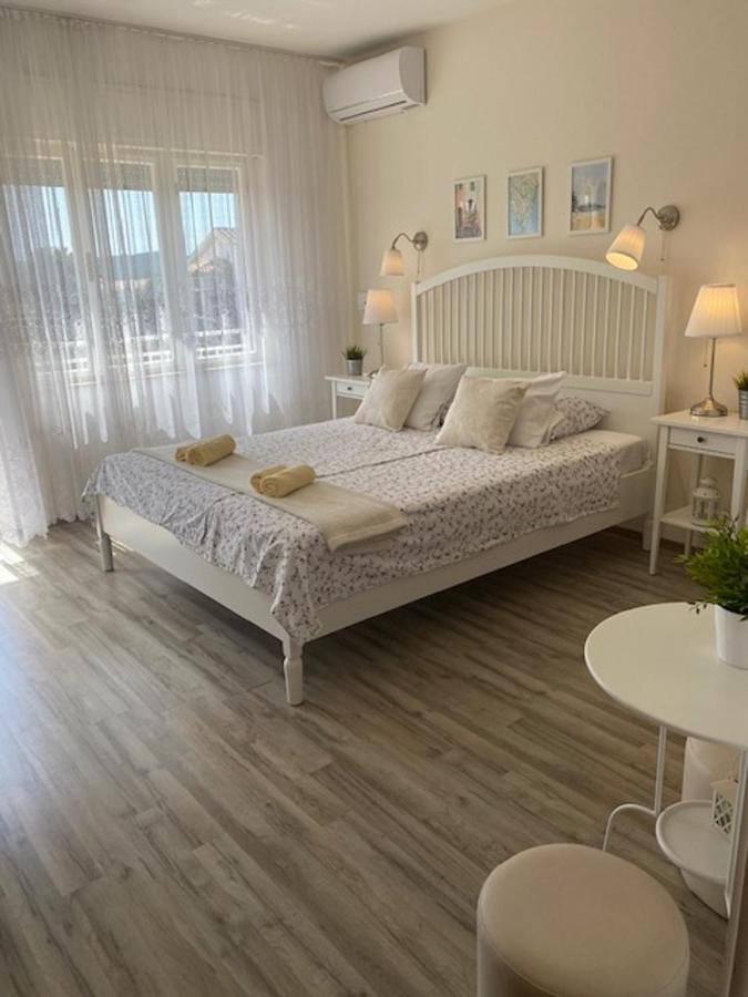 Kosovic Family House Hotel เมดูลิน ภายนอก รูปภาพ